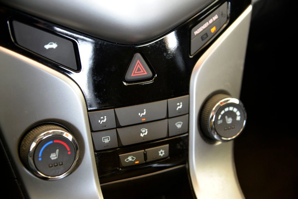 Used 2015 Chevrolet Cruze LT w/ Sun, Sound and Sport Package image 25