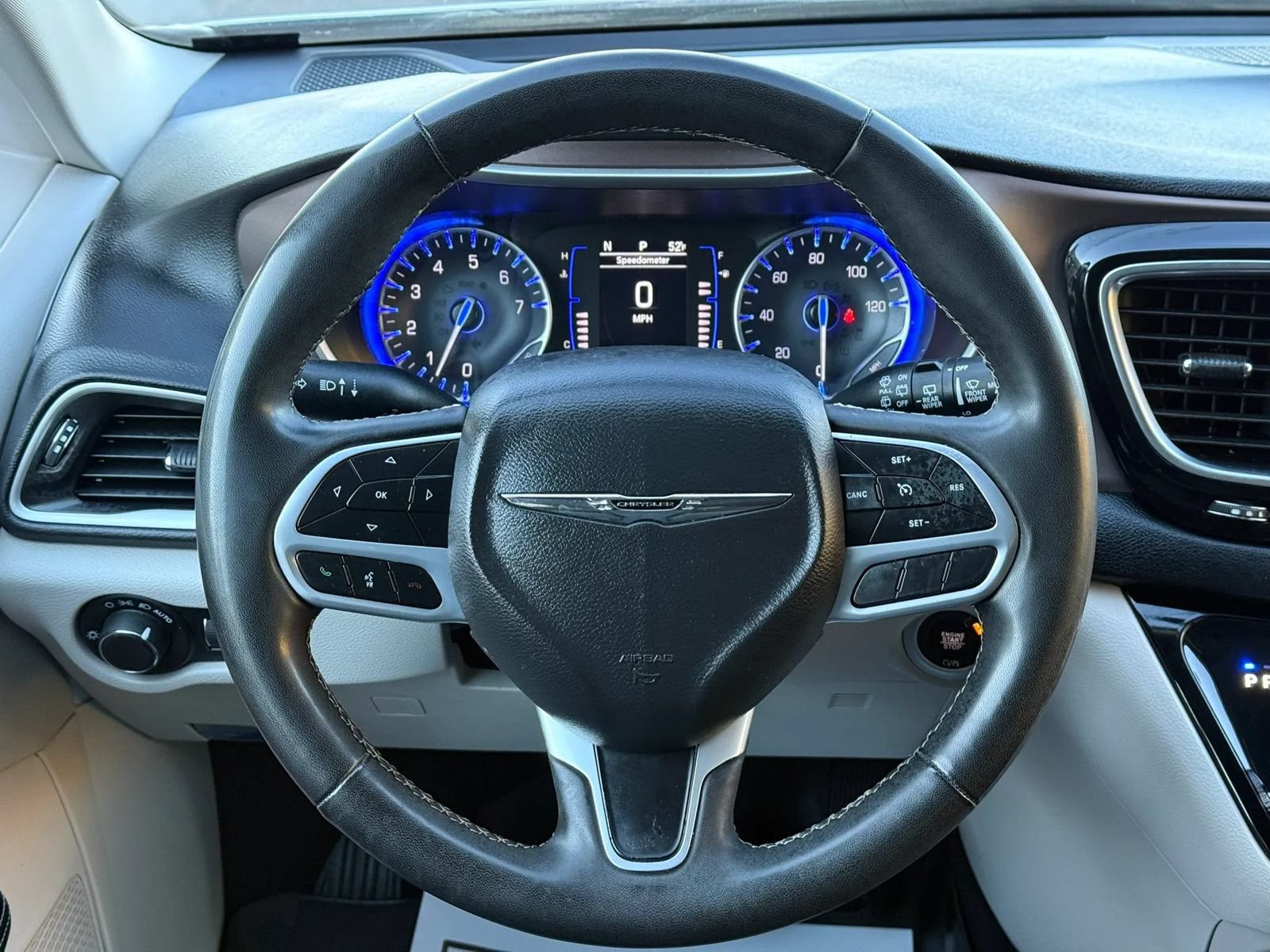 Used 2023 Chrysler Voyager LX FWD image 17