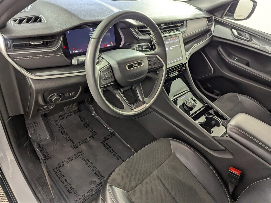 Certified 2023 Jeep Grand Cherokee L Laredo image 11