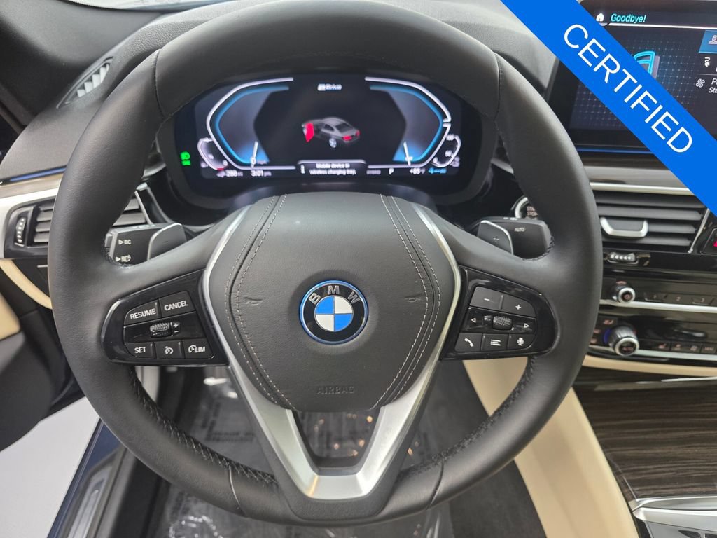 Used 2023 BMW 530e w/ Premium Package RWD image 18