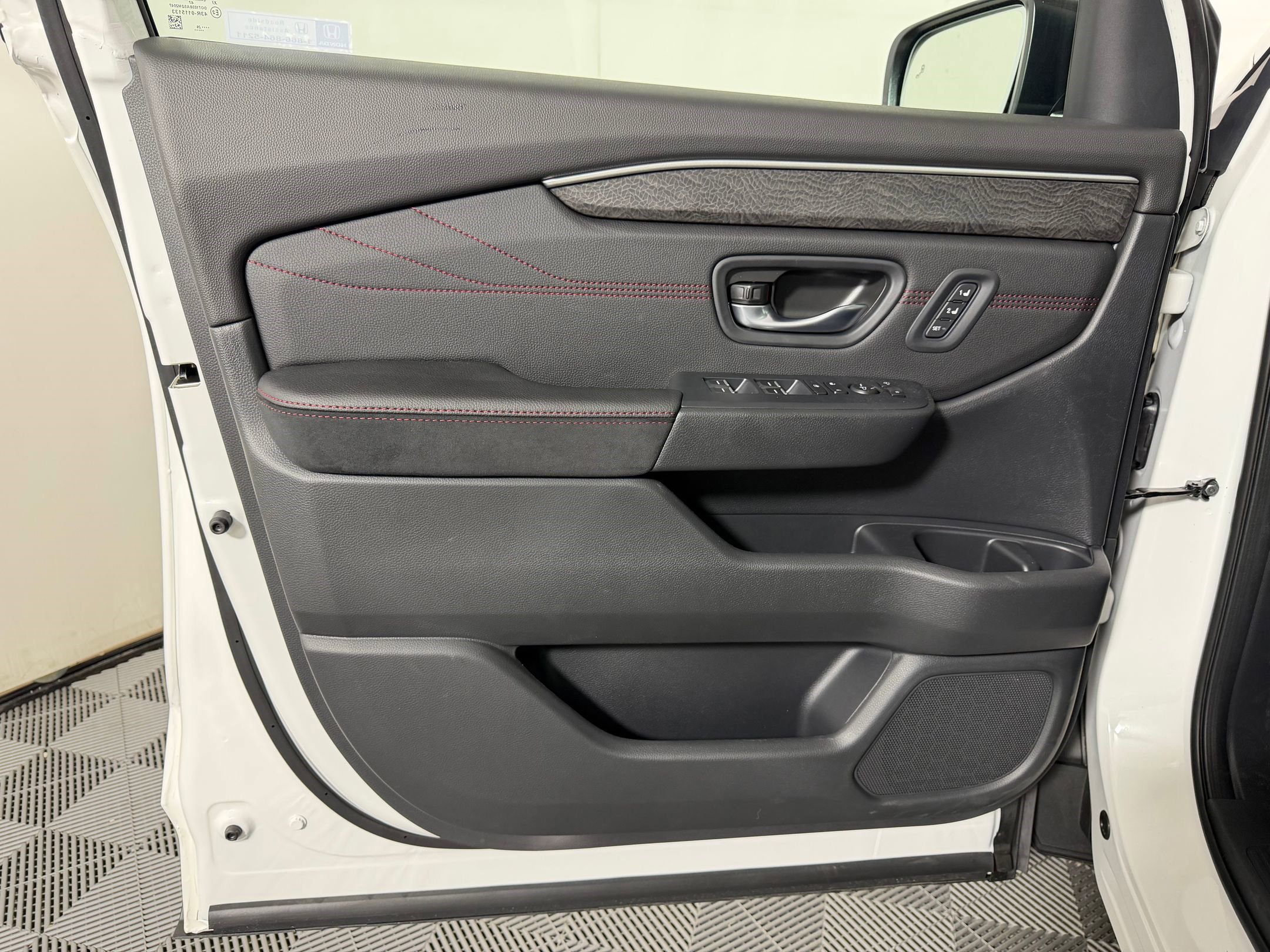 New 2026 Honda Pilot Black Edition image 17