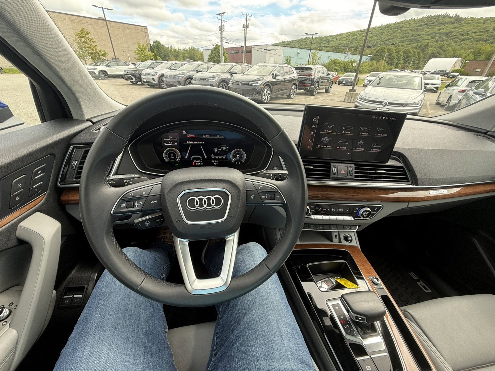 Used 2022 Audi Q5 e Premium Plus w/ Premium Plus Package image 12