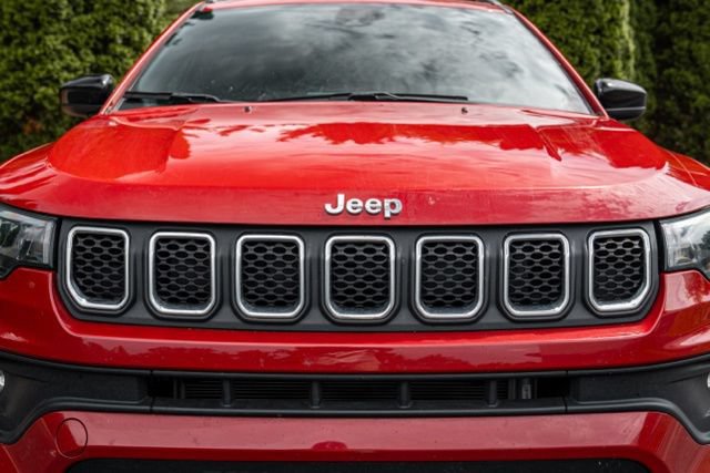 Used 2023 Jeep Compass Latitude AWD/4WD image 18