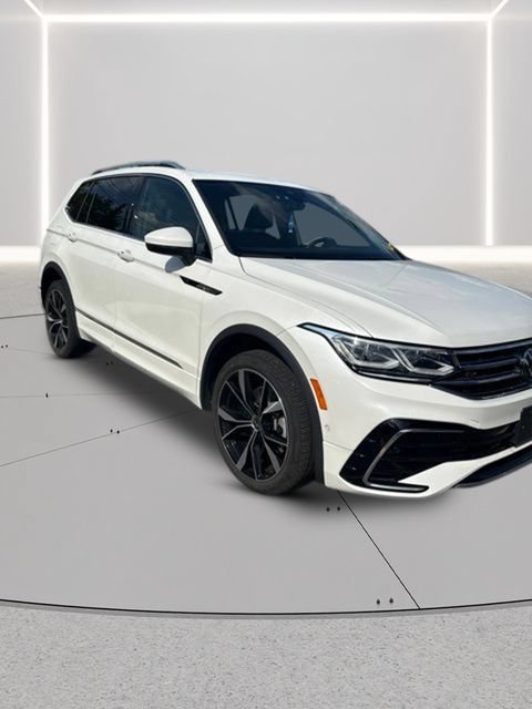 Used 2024 Volkswagen Tiguan SEL R-Line AWD/4WD image 29
