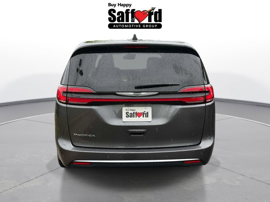 Used 2023 Chrysler Pacifica Touring-L FWD image 10