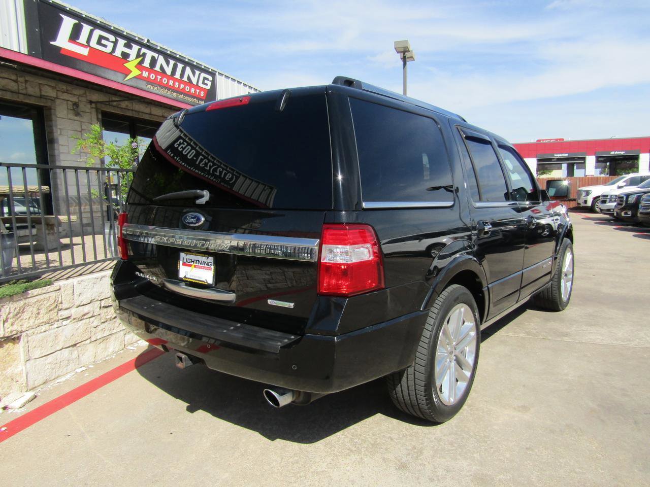 Used 2015 Ford Expedition Platinum image 4