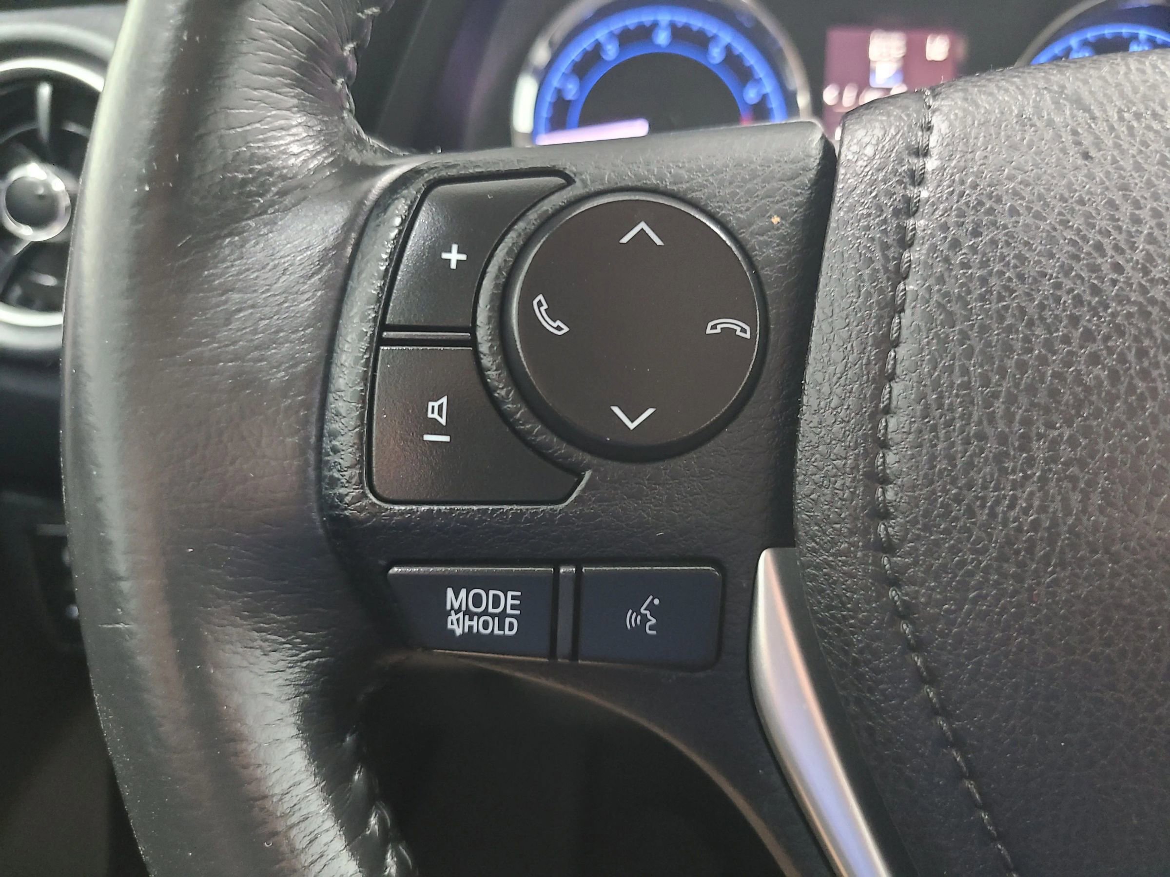 Used 2018 Toyota Corolla SE FWD image 29