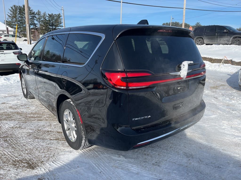 New 2026 Chrysler Pacifica Select FWD image 5