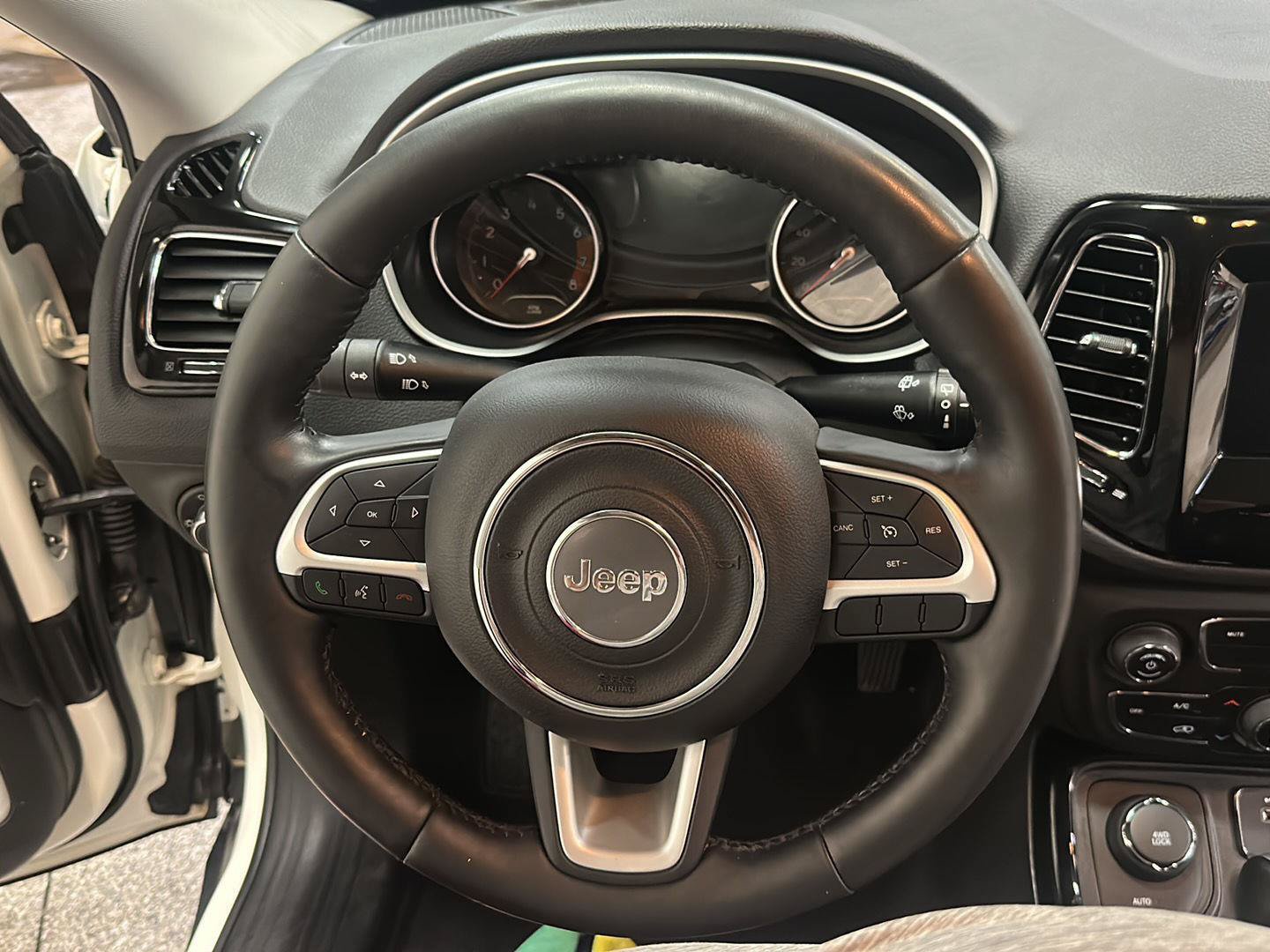 Certified 2019 Jeep Compass Latitude AWD/4WD image 16