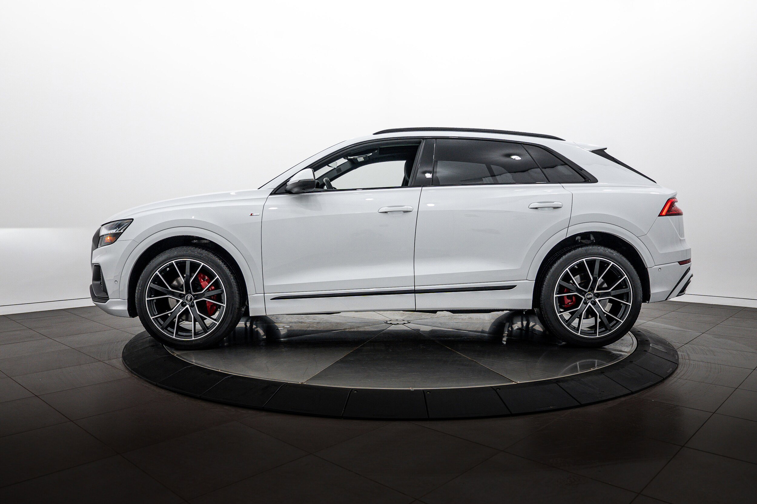 Certified 2023 Audi Q8 Prestige AWD/4WD image 6