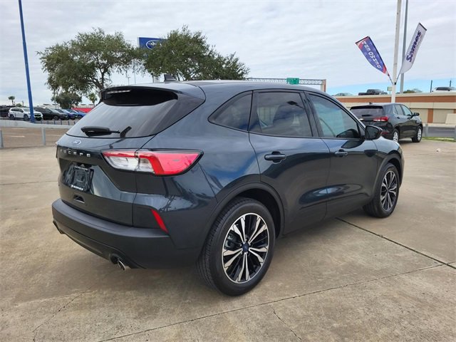 Used 2022 Ford Escape SE w/ SE Sport Appearance Package image 25