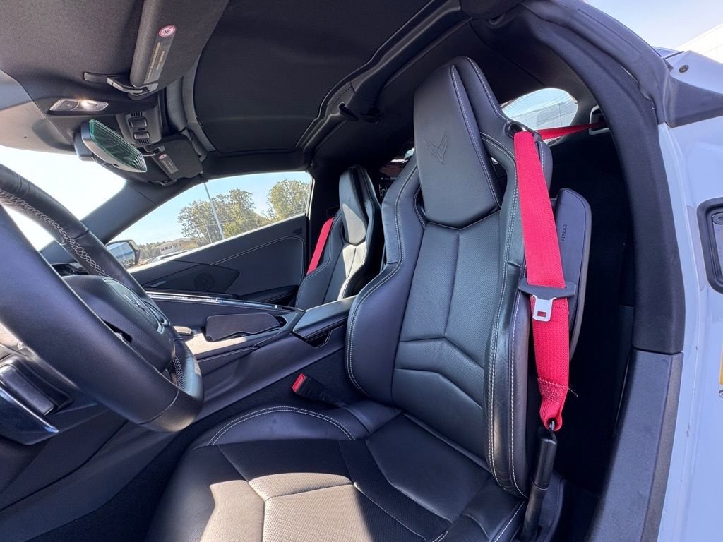 Used 2021 Chevrolet Corvette Stingray Coupe w/ Z51 Performance Package RWD image 12