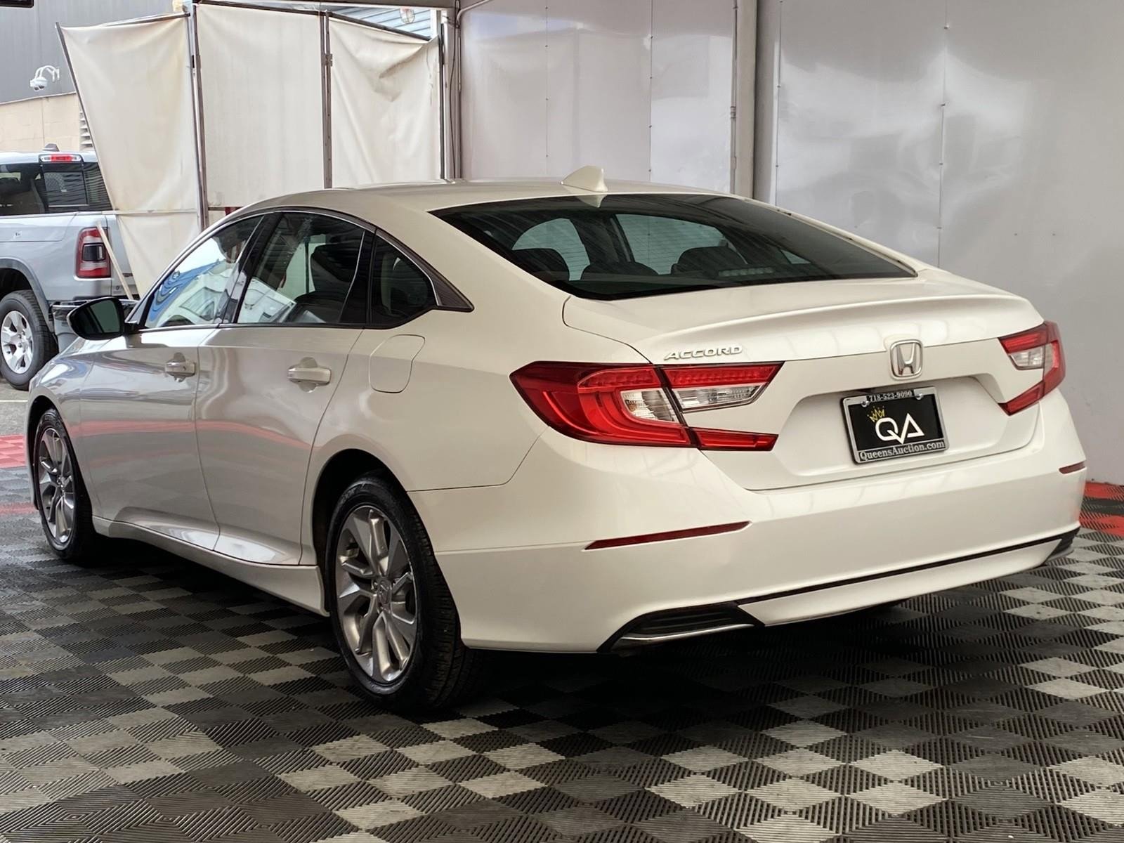 Used 2018 Honda Accord LX image 4