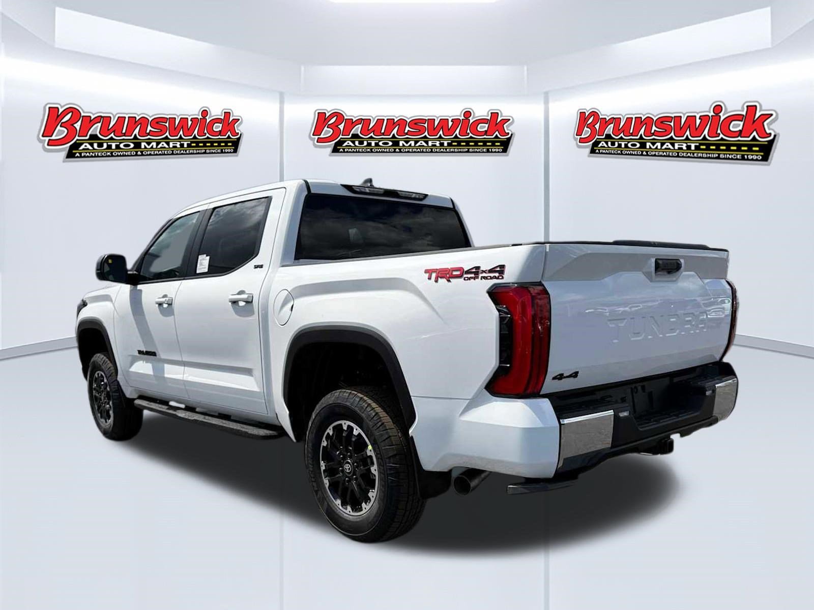 New 2026 Toyota Tundra SR5 AWD/4WD image 4