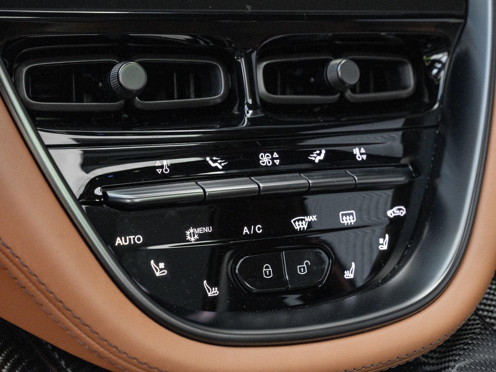 Used 2023 Aston Martin DBX 707 image 46