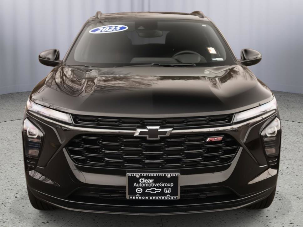 Used 2025 Chevrolet Trax RS w/ Sunroof Package image 16