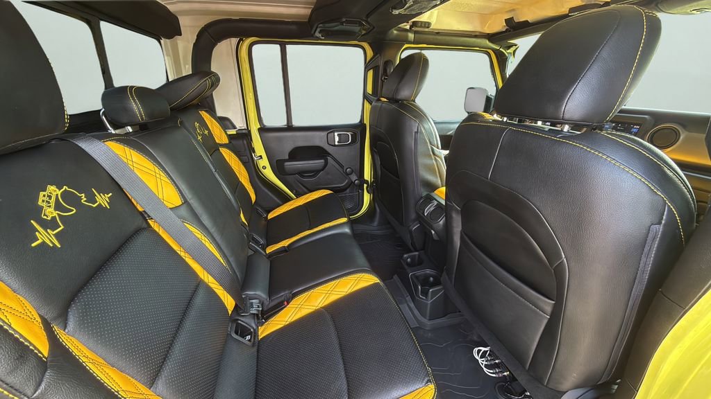 Used 2023 Jeep Gladiator Sport image 13