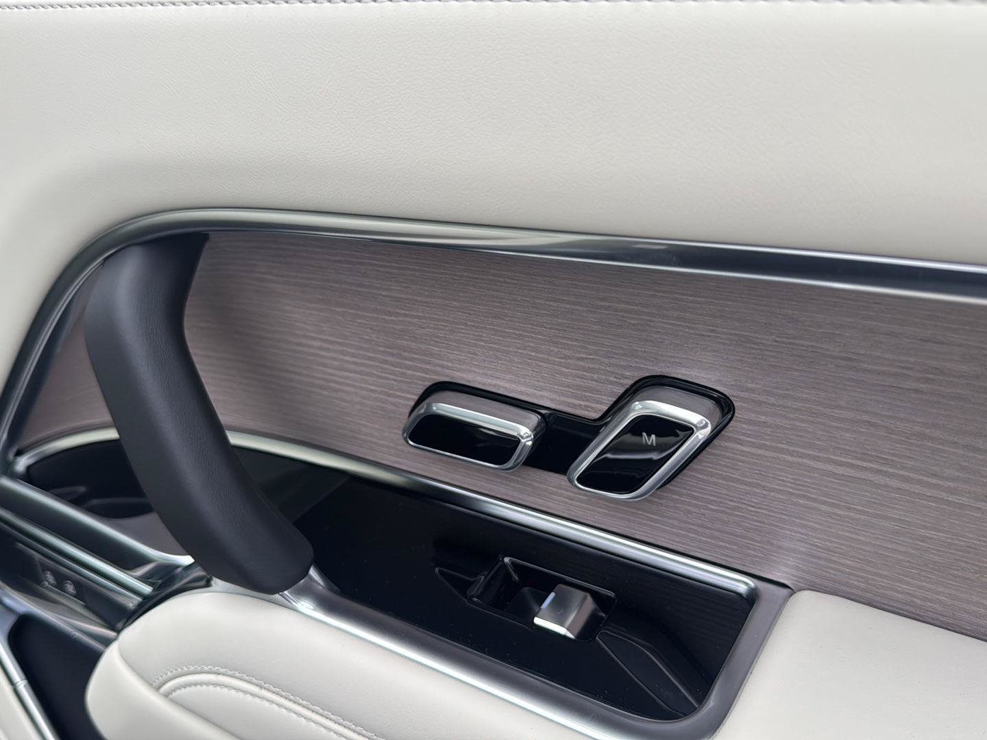 New 2026 Land Rover Range Rover SE AWD/4WD image 14