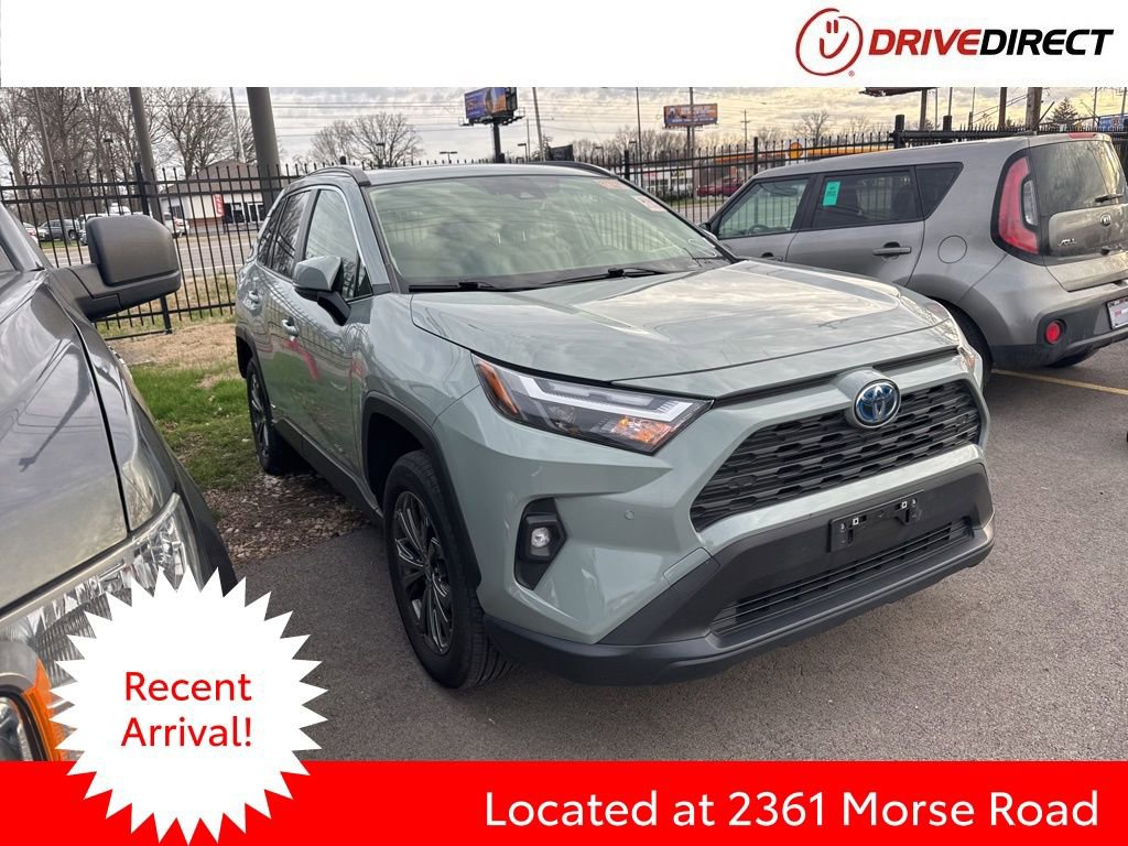Used 2022 Toyota RAV4 XLE Premium image 1