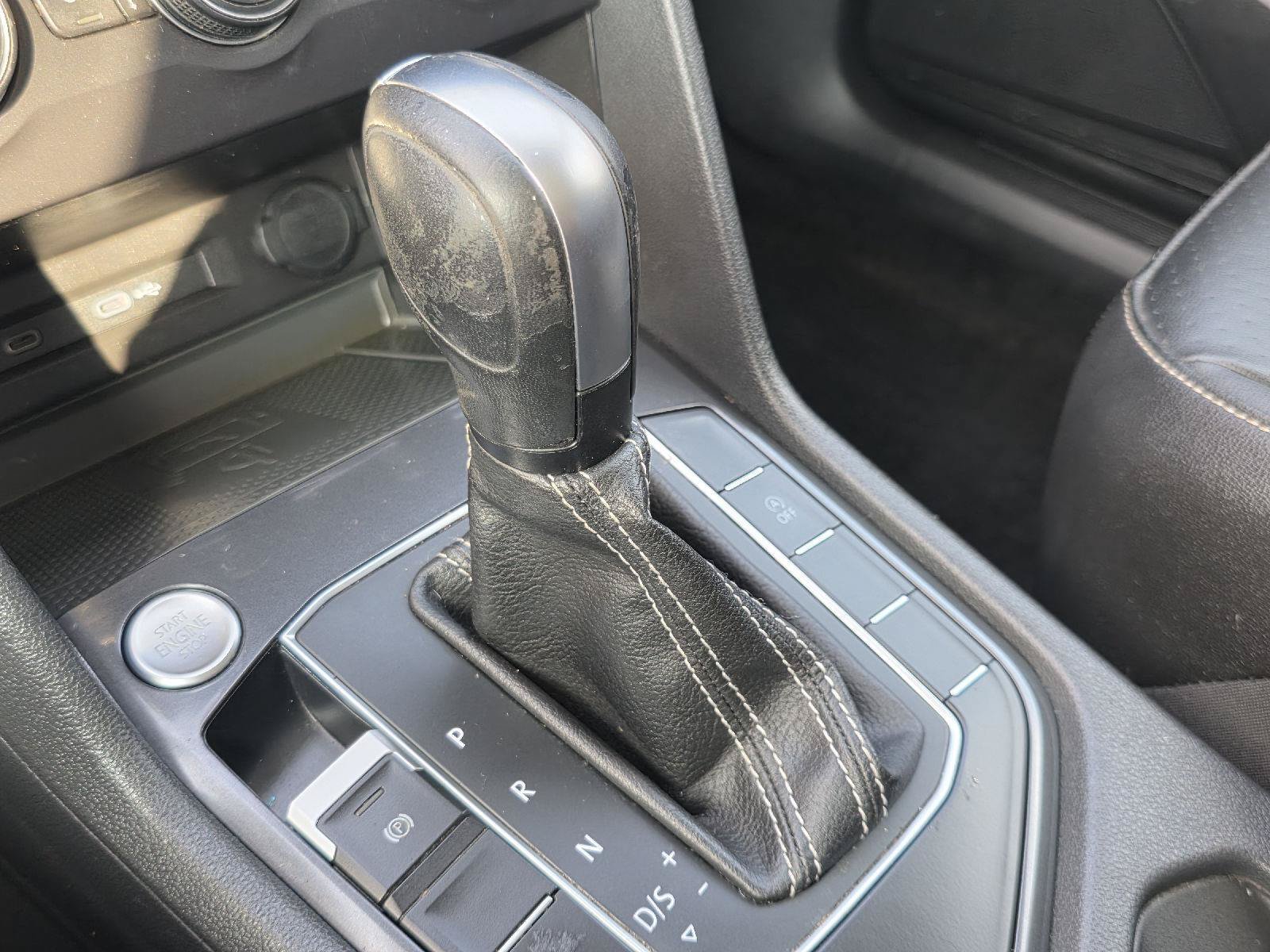 Used 2021 Volkswagen Tiguan SEL AWD/4WD image 16