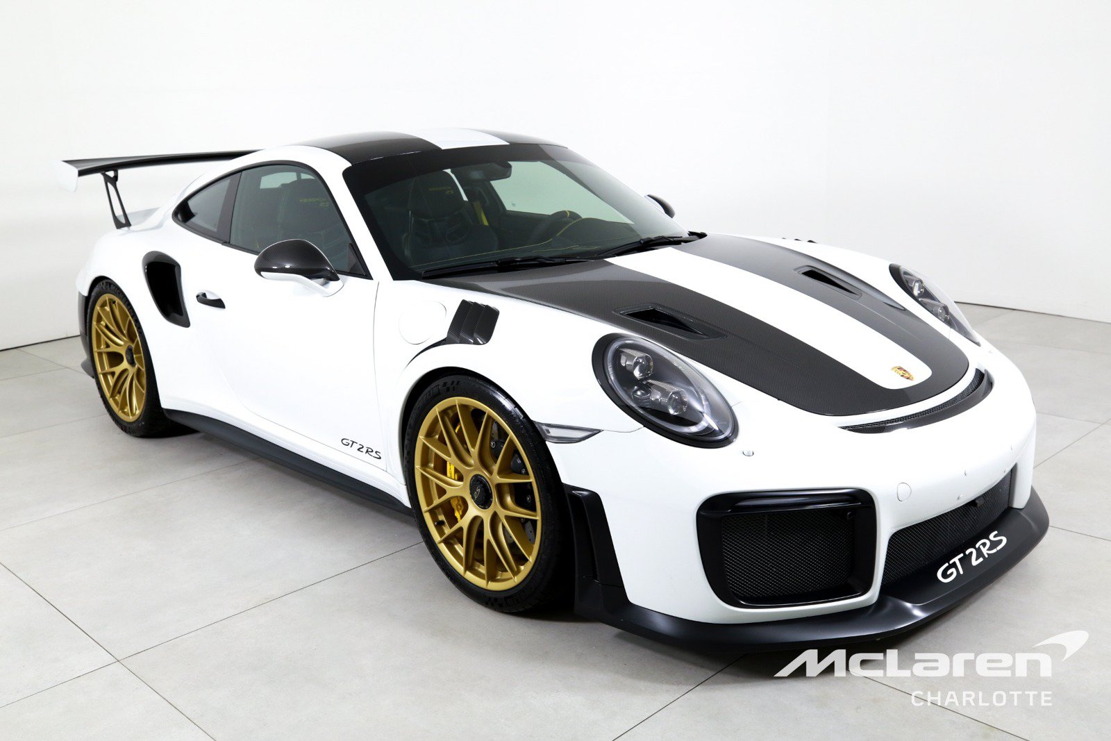 Used 2018 Porsche 911 GT2 RS w/ Weissach Package RWD image 3