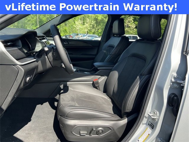 New 2025 Jeep Grand Cherokee L Laredo image 15