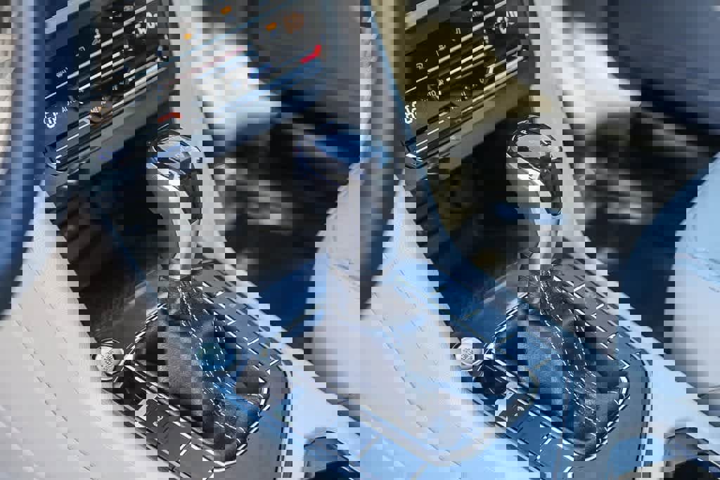 Used 2022 Volkswagen Tiguan SE image 19