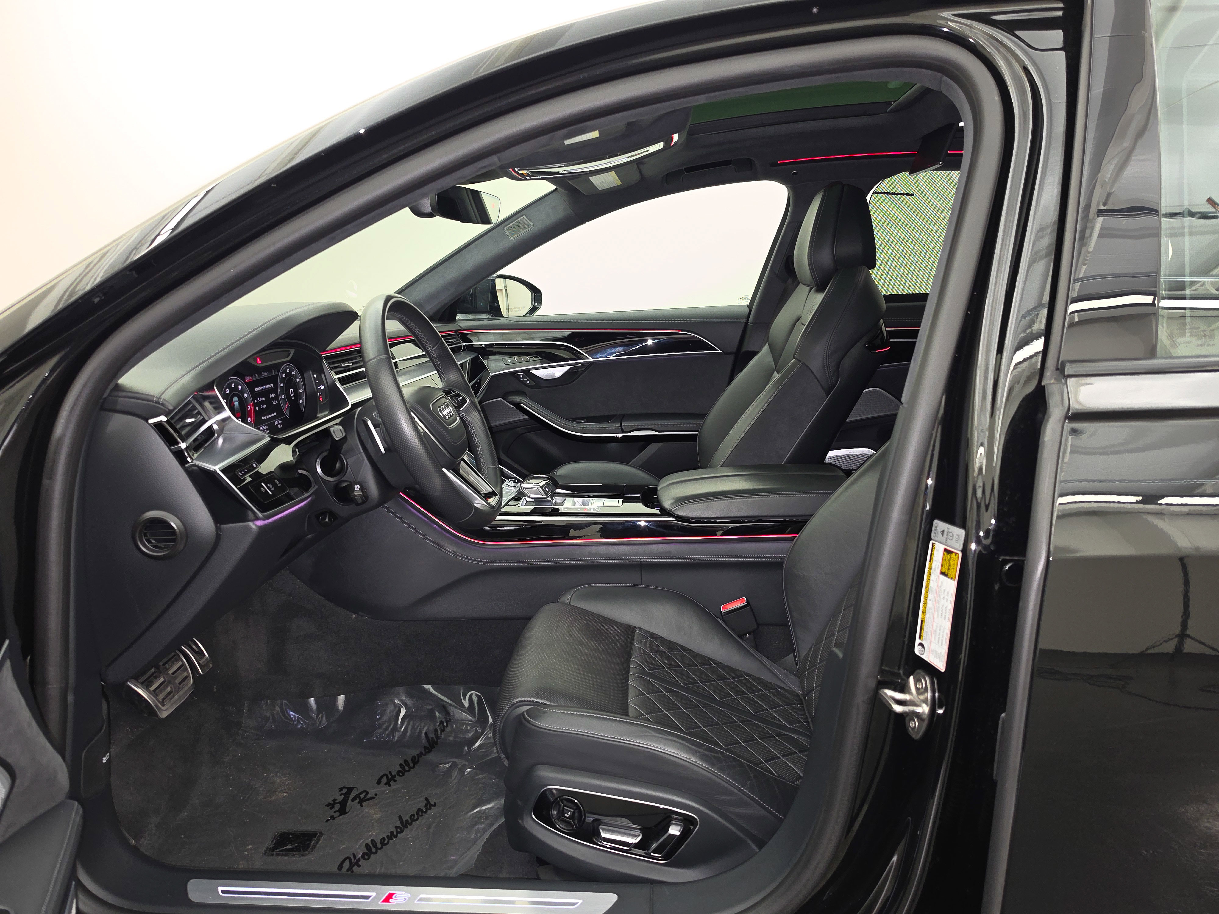 Used 2022 Audi S8 w/ S8 Comfort Plus Package AWD/4WD image 14