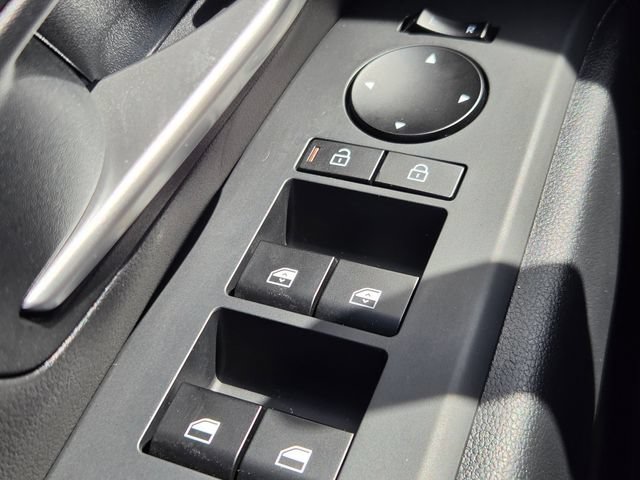 Used 2025 Hyundai Santa Cruz SEL FWD image 36