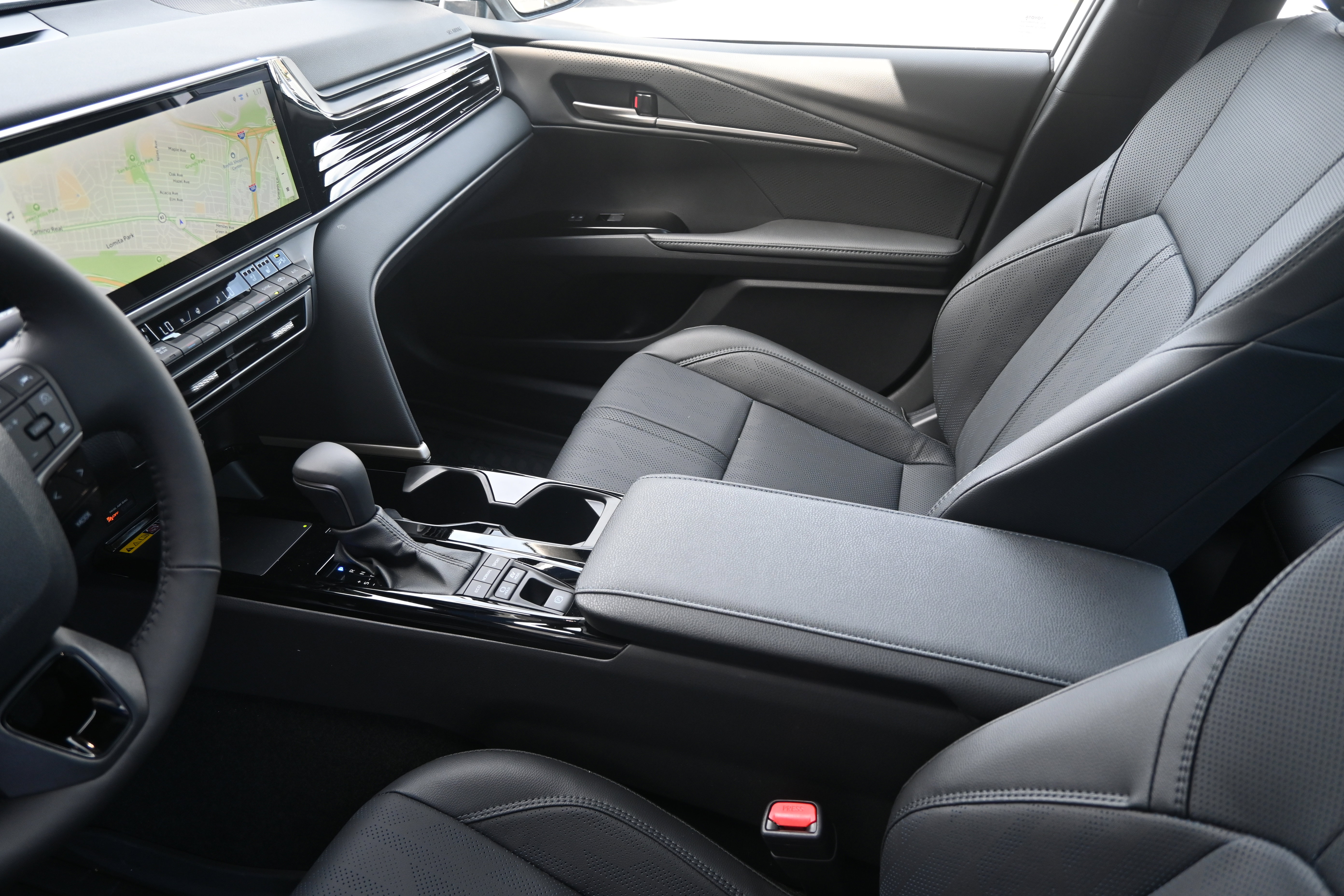 Used 2026 Toyota Camry Hybrid image 48