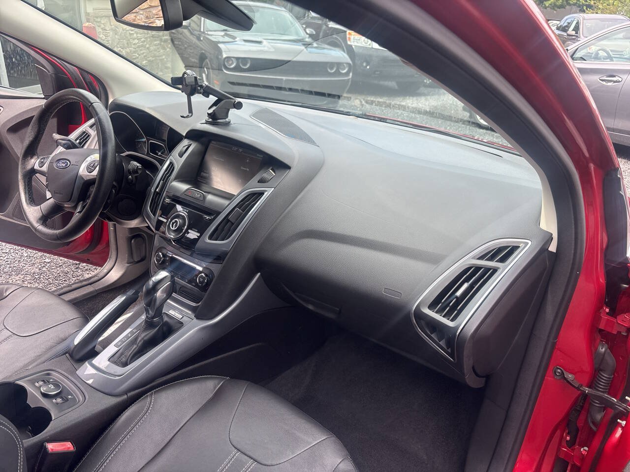 Used 2012 Ford Focus Titanium FWD image 14