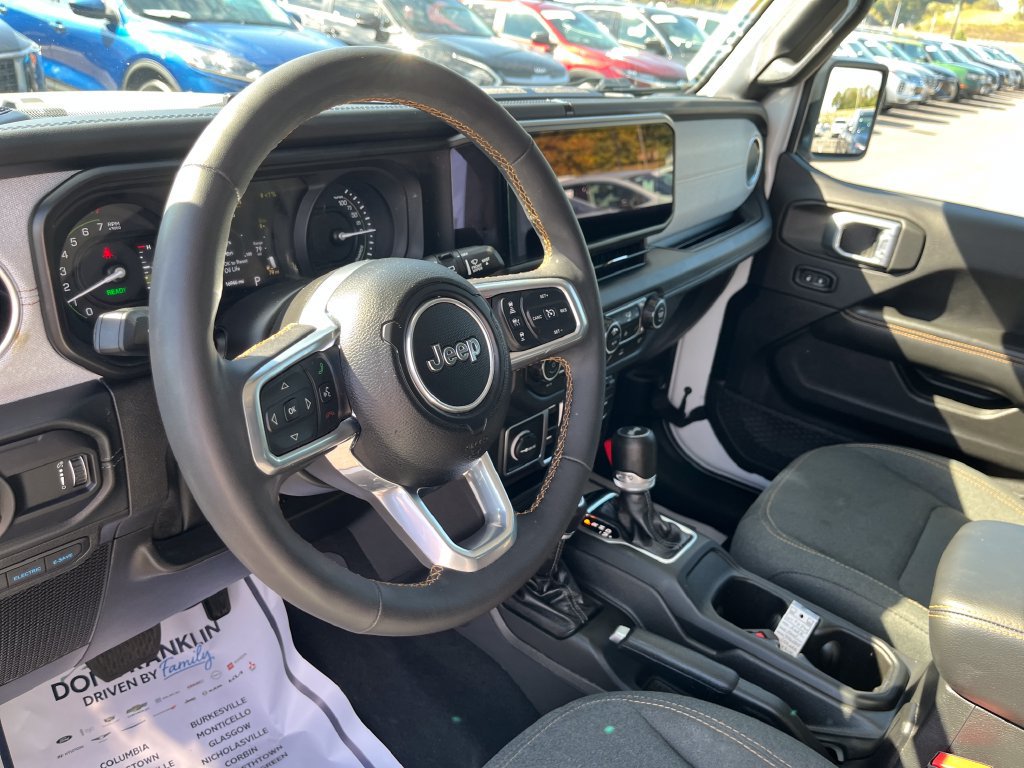 Used 2024 Jeep Wrangler Unlimited Sahara w/ Technology Group AWD/4WD image 14