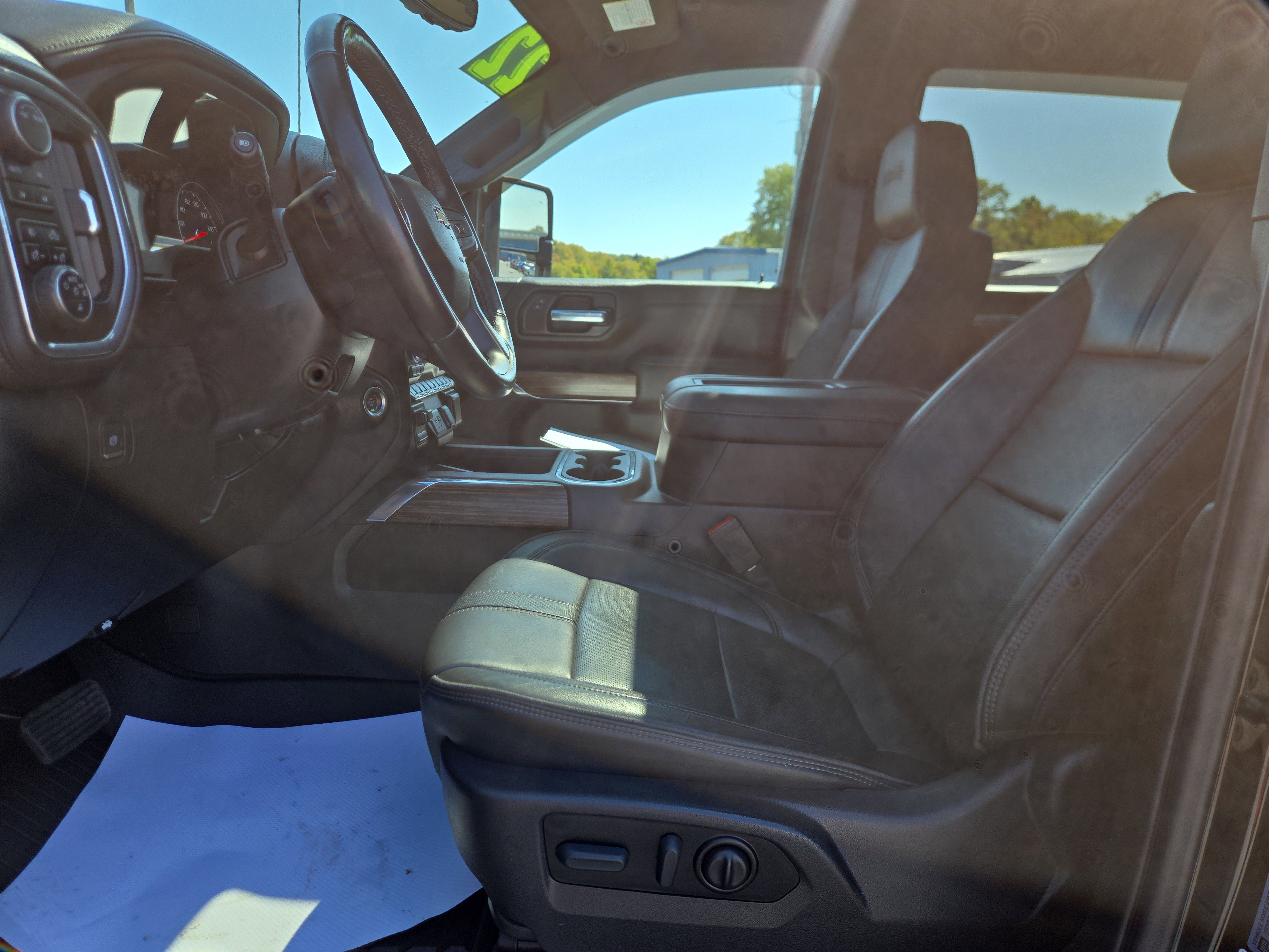 Used 2022 Chevrolet Silverado 2500 High Country w/ Z71 Off-Road Package image 12