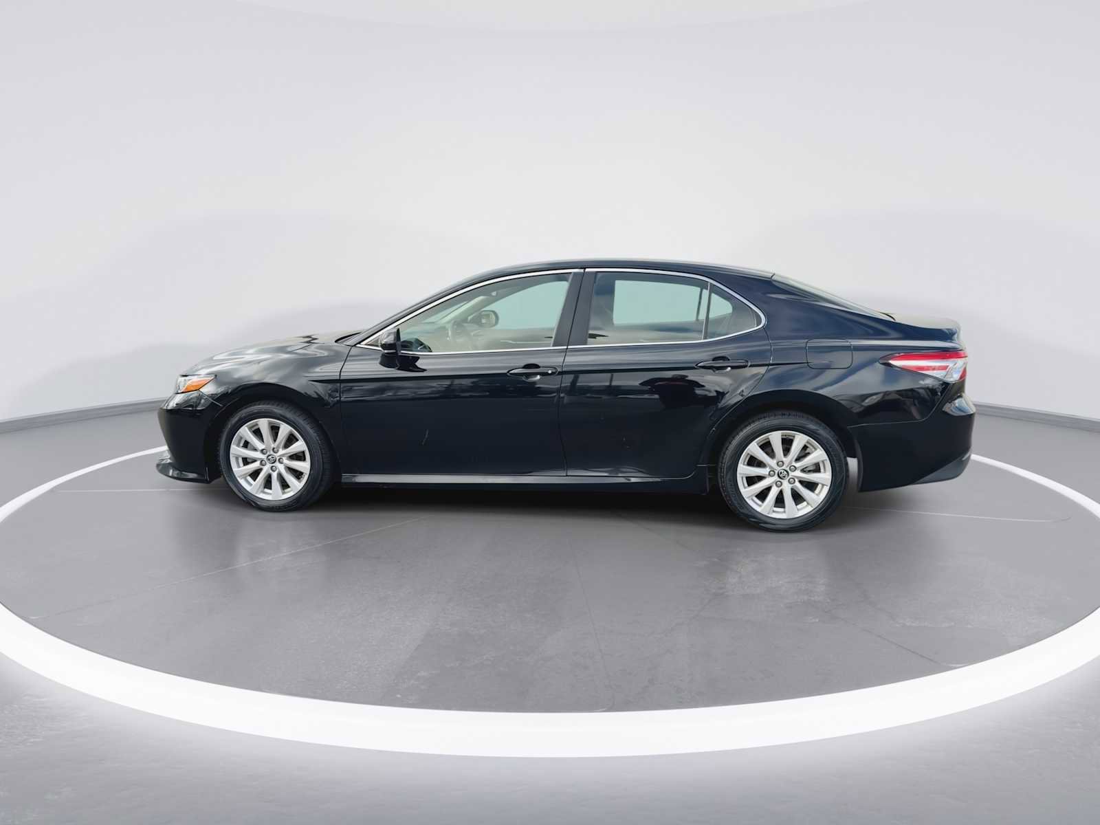 Certified 2018 Toyota Camry LE image 5