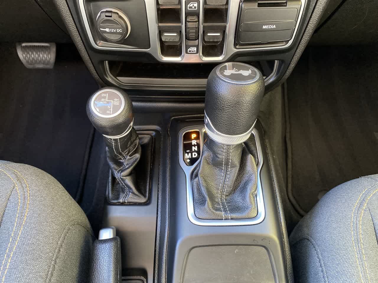 Used 2024 Jeep Wrangler Unlimited Sahara AWD/4WD image 25