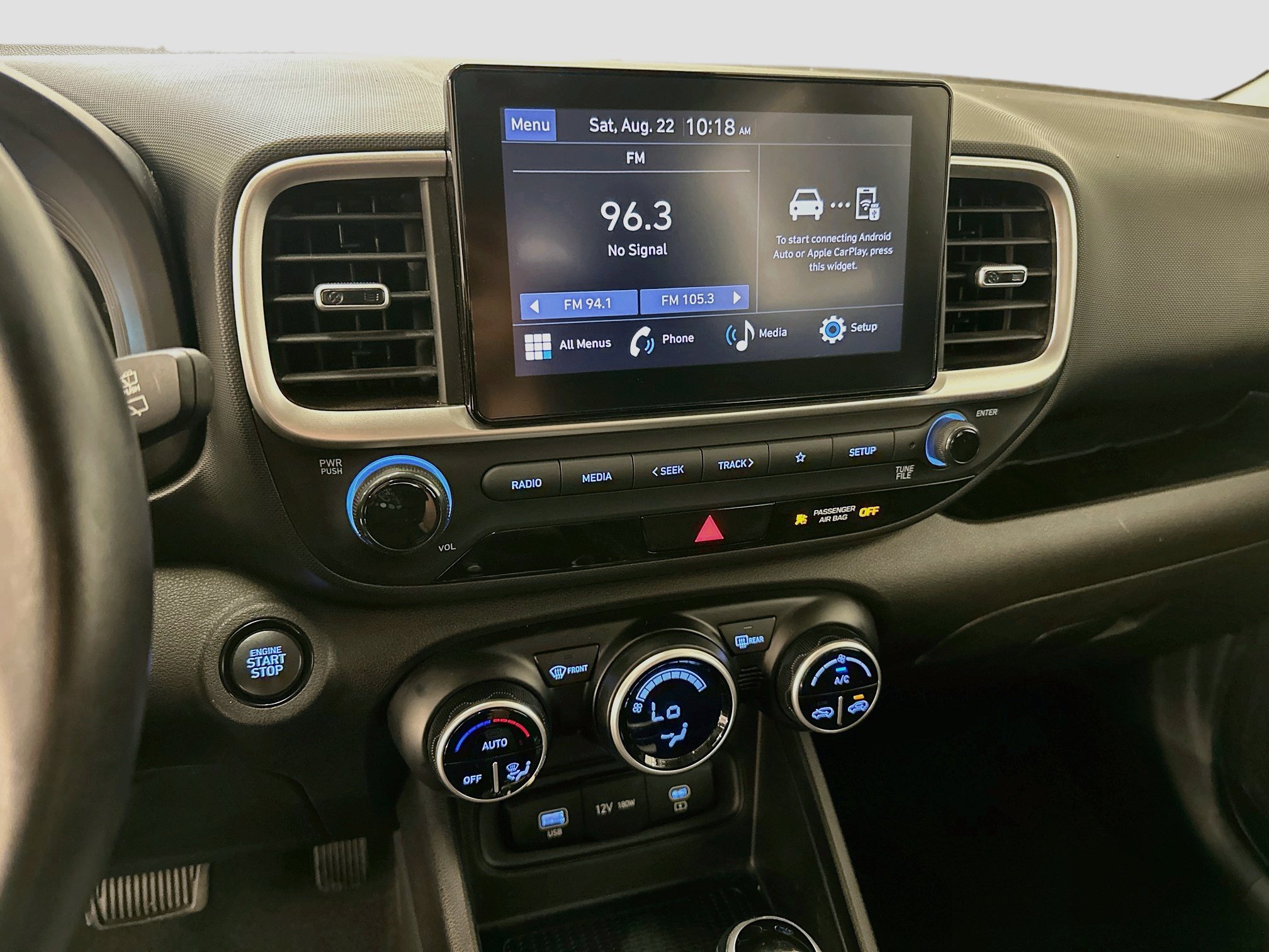 Used 2025 Hyundai Venue SEL FWD image 25