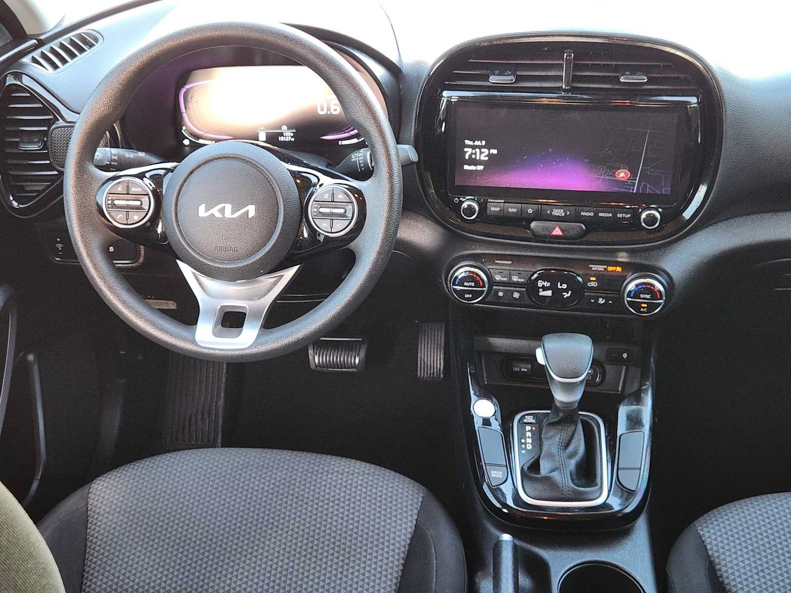 Used 2023 Kia Soul S FWD image 25