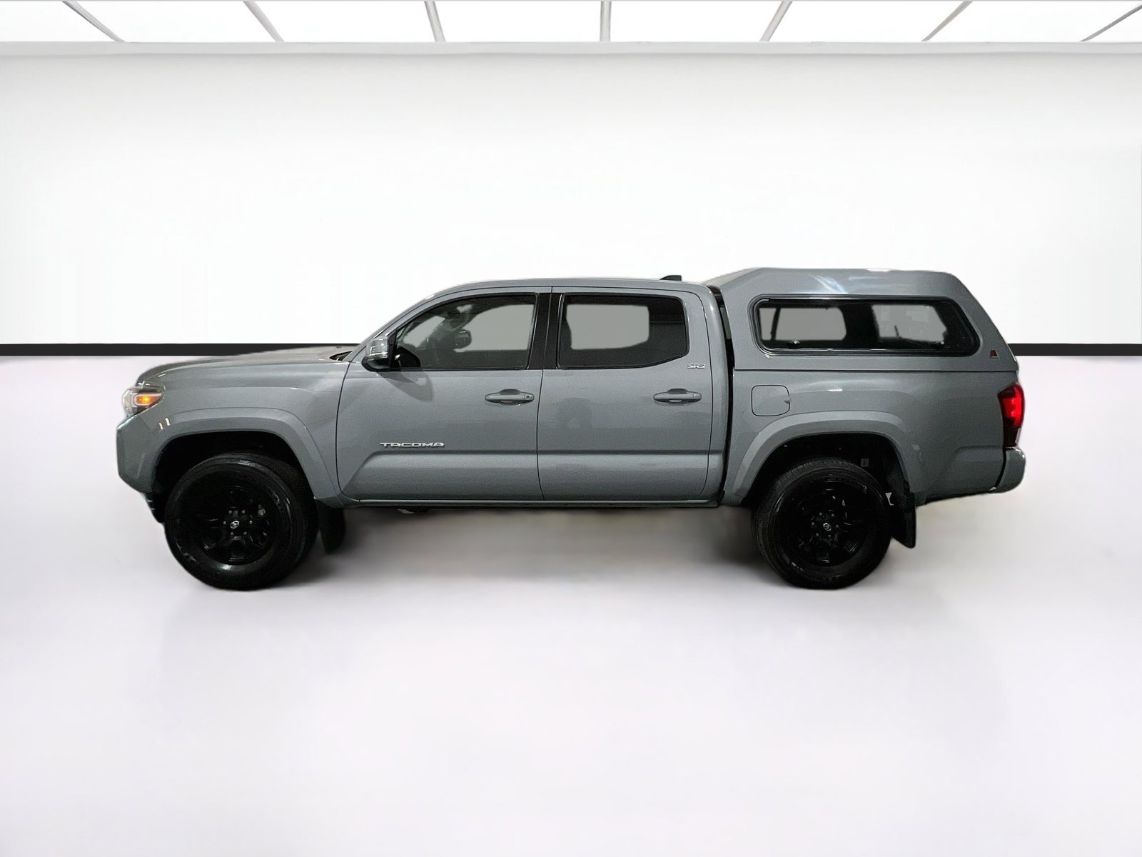 Used 2020 Toyota Tacoma SR5 w/ Technology Package AWD/4WD image 21