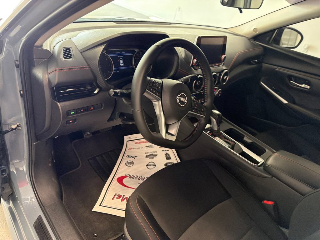 Used 2025 Nissan Sentra SR FWD image 12
