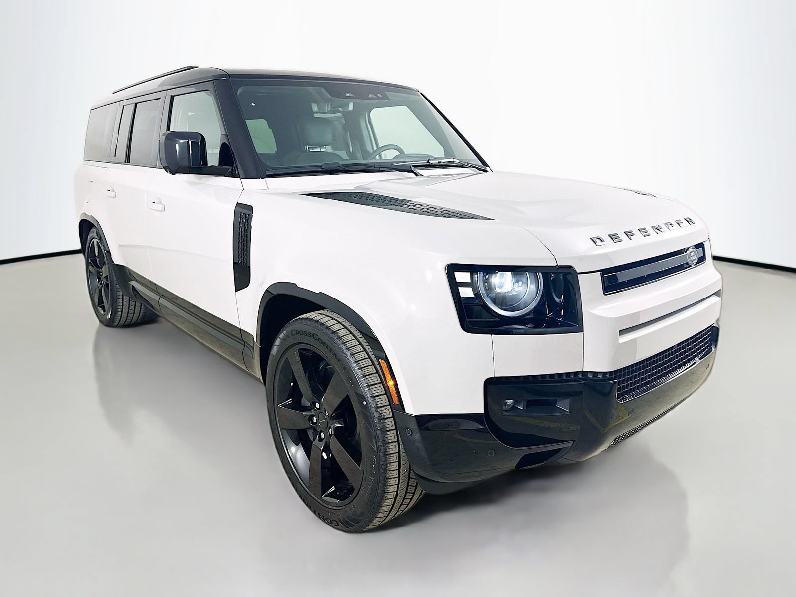 New 2026 Land Rover Defender 130 X-Dynamic SE AWD/4WD image 3