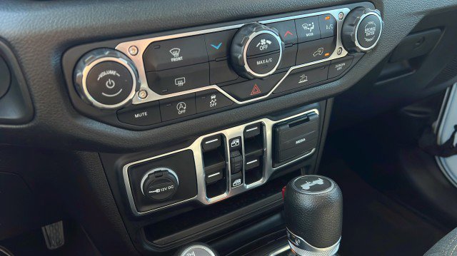 Used 2024 Jeep Wrangler Sport image 15