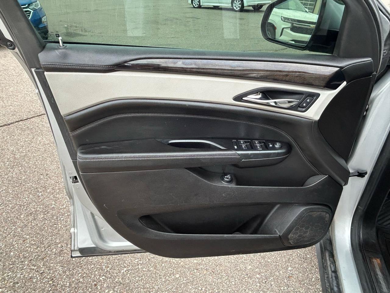 Used 2015 Cadillac SRX Premium w/ Driver Assist Package AWD/4WD image 14