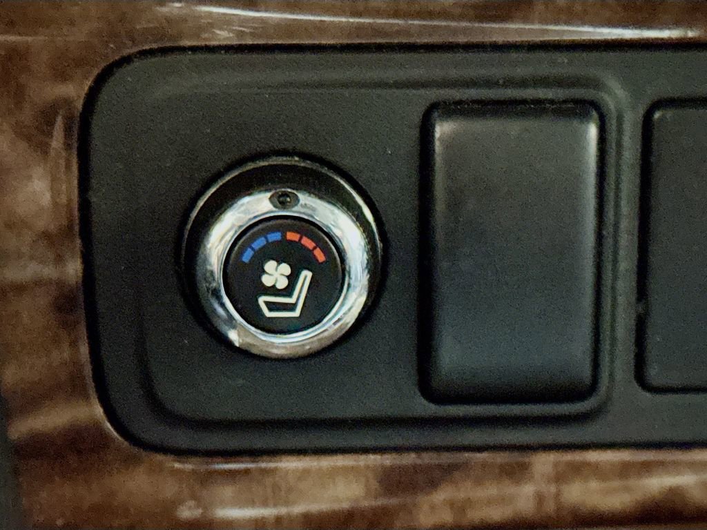 Used 2020 Nissan Armada Platinum w/ 22" Wheel Package image 21