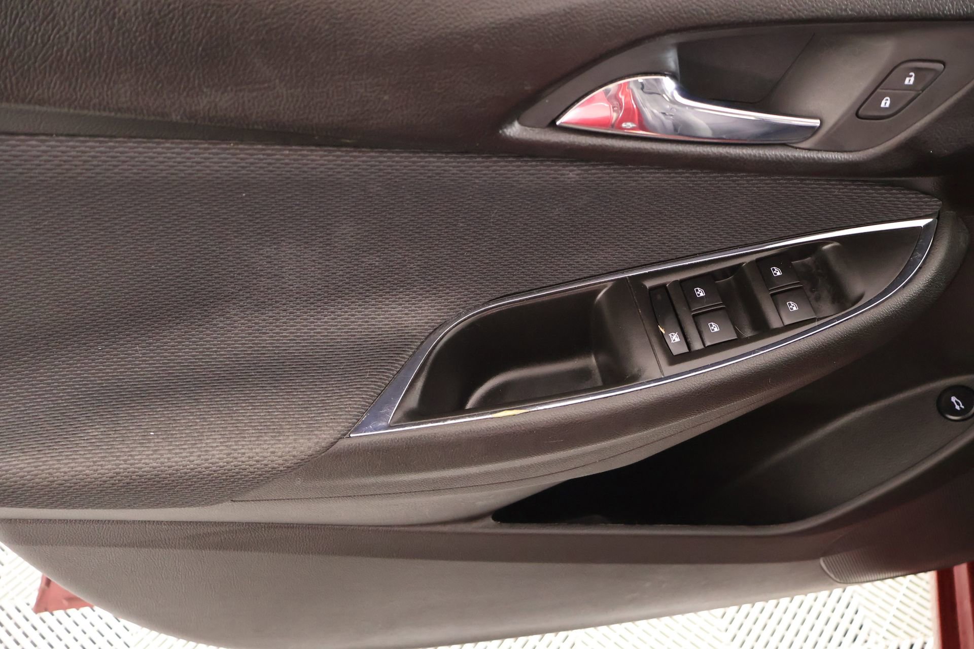 Used 2018 Chevrolet Cruze LT w/ Convenience Package image 15