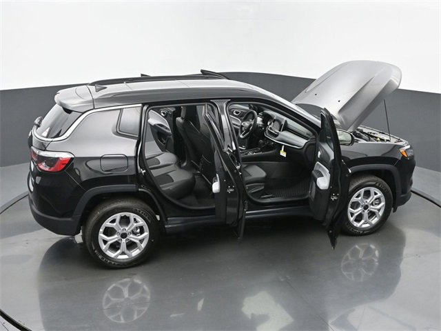 New 2025 Jeep Compass Latitude w/ Sun & Sound Group image 65