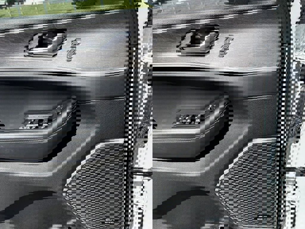 Used 2022 Jeep Grand Cherokee Limited 4xe image 17