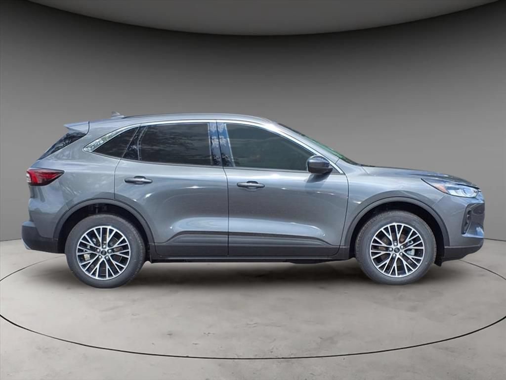 New 2024 Ford Escape SE FWD image 9