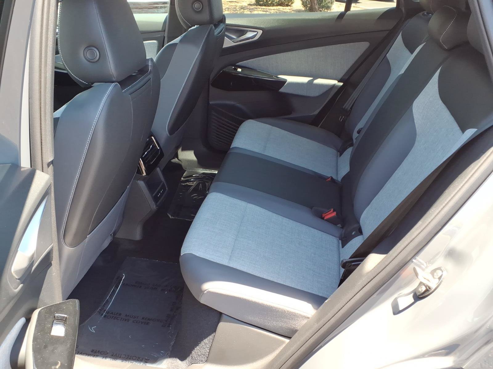 Certified 2025 Volkswagen ID.4 Pro RWD image 17