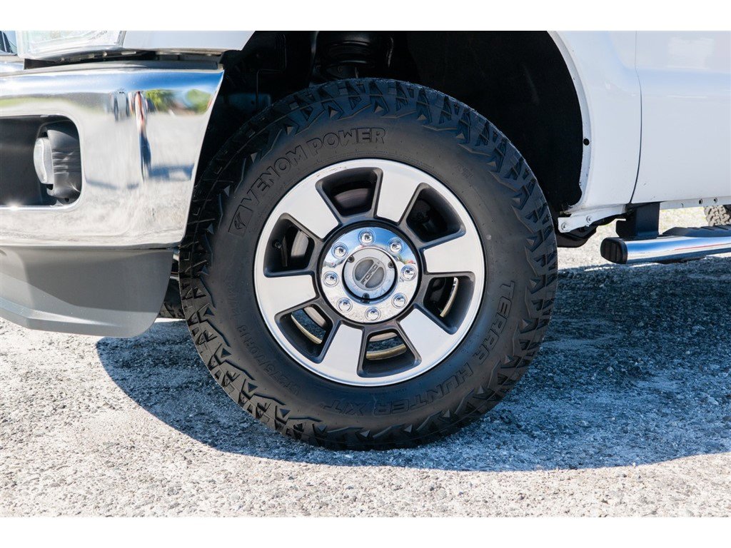 Used 2014 Ford F250 Lariat w/ Lariat Interior Package image 5