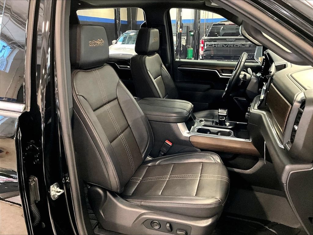 Used 2026 Chevrolet Silverado 1500 High Country AWD/4WD image 11